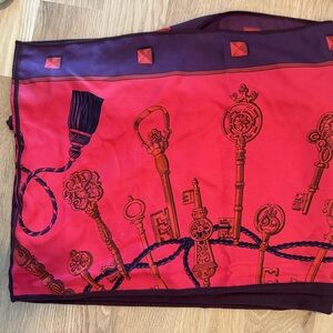 Authentic Hermes Shawl 180 100%cashmere 100%silk vintage, rare Les clefs